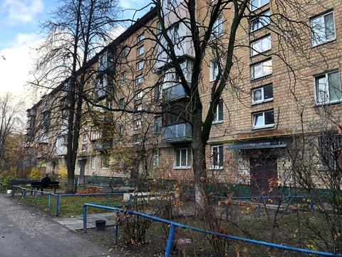 квартира за адресою Ореста Левицького вул. (Академіка Курчатова)