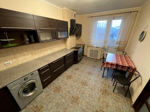 квартира за адресою Осіння вул., 33