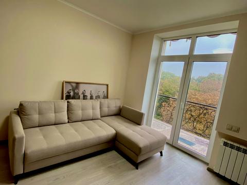 квартира за адресою Лаврська вул. (Січневого Повстання), 4