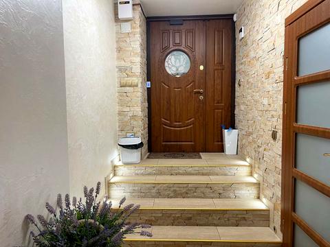 комерційна за адресою Поштова, 5