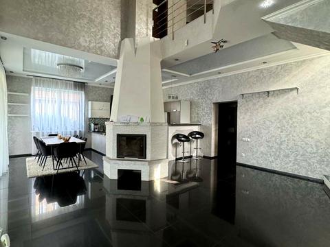 будинок за адресою Молодіжна