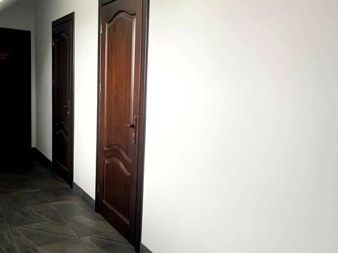 комерційна за адресою Романа Шухевича вул., 150а
