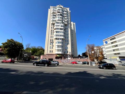 паркомісце за адресою Васильківська вул., 18