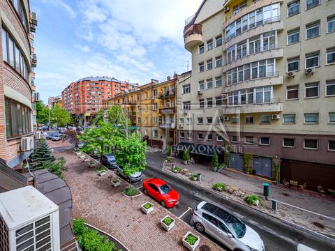 квартира за адресою Олександра Кониського вул., 45-49