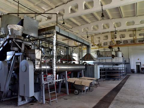 коммерческая по адресу Индустриальная , 4