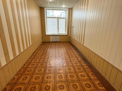 комерційна за адресою Воскресенська вул. (Леніна), 14