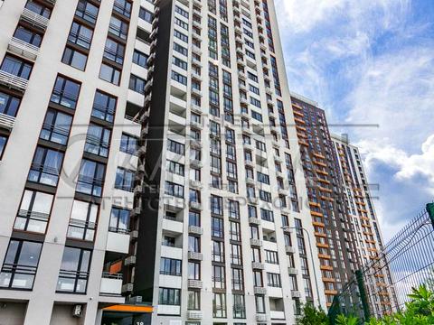 комерційна за адресою Дніпровська набережна вул., 18-Б