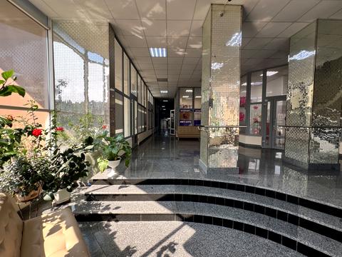 комерційна за адресою Перемоги вул., 53