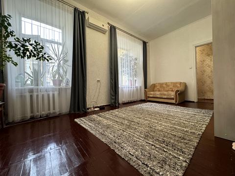 квартира за адресою Шота Руставелі вул., 33-Б