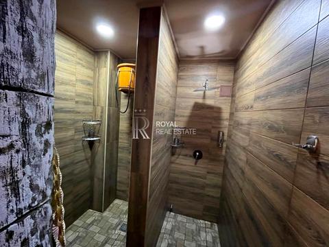 комерційна за адресою Раїси Окіпної вул., 4-А