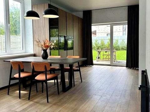 дом по адресу Київська