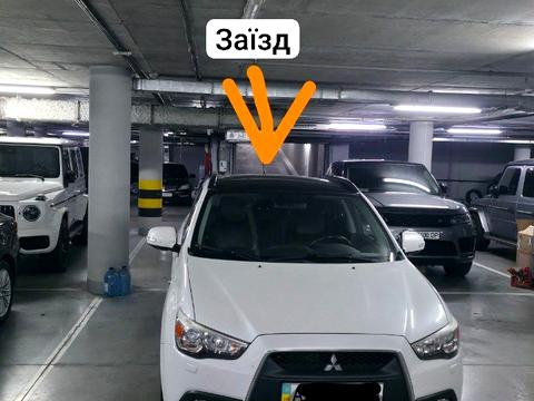 паркомісце за адресою Андрія Верхогляда вул. (Михайла Драгомирова), 20
