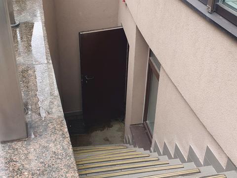 комерційна за адресою В'ячеслава Чорновола вул., 15