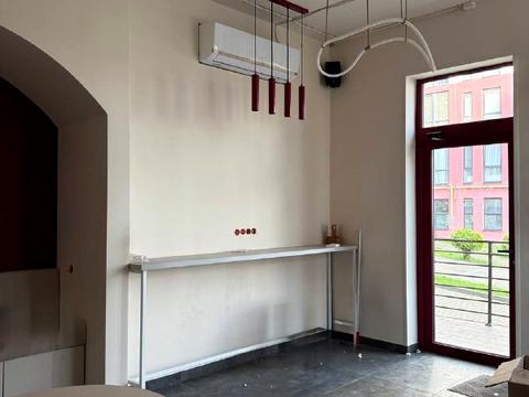 комерційна за адресою Малоголосківська вул., 32д