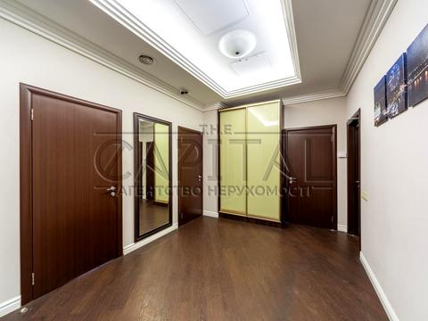 комерційна за адресою вул. Коновальця Євгена, 44Б