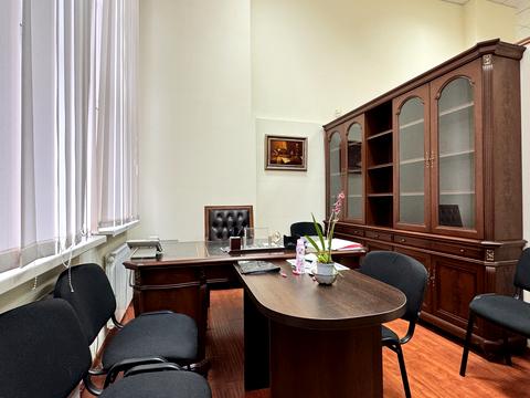 комерційна за адресою Кадетський Гай вул., 6