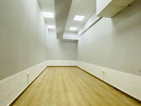 комерційна за адресою Борщагівська вул., 152-А