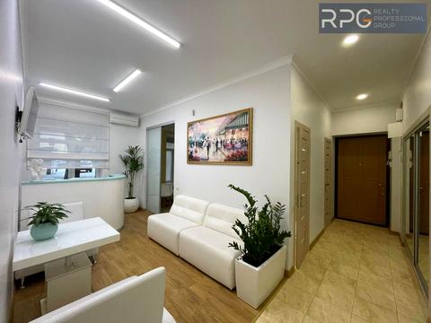 комерційна за адресою Липська вул., 19/7