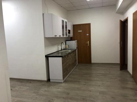 комерційна за адресою Болсуновська, 8