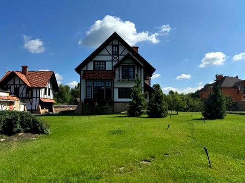 будинок за адресою Центральна