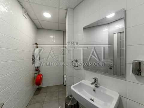 комерційна за адресою Антоновича вул. (Горького), 131