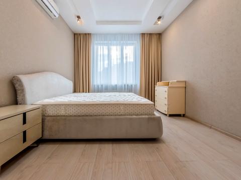 квартира за адресою Дніпровська набережна вул., 14