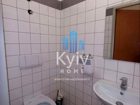 коммерческая по адресу вул. Велика Васильківська, 4б