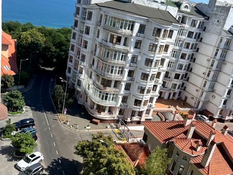 квартира по адресу Вице-адмирала Азарова ул. (Вице-адмирала Азарова), 8