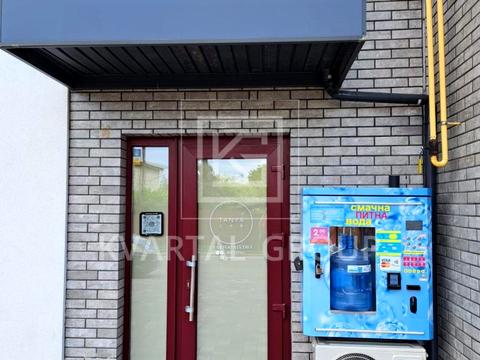 комерційна за адресою Гнатюка вул., 4