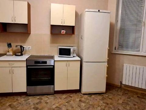 квартира за адресою Бориса Гмирі вул., 8-Б