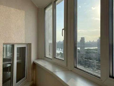 комерційна за адресою Павла Тичини просп., 18-Б