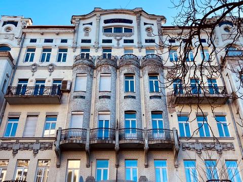 коммерческая по адресу Евгения Чикаленко ул. (Пушкінська), 21