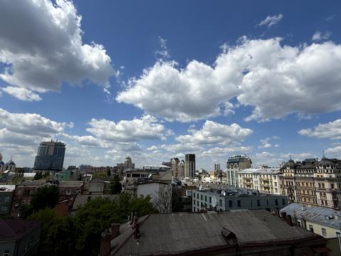 комерційна за адресою Богдана Хмельницького вул., 23