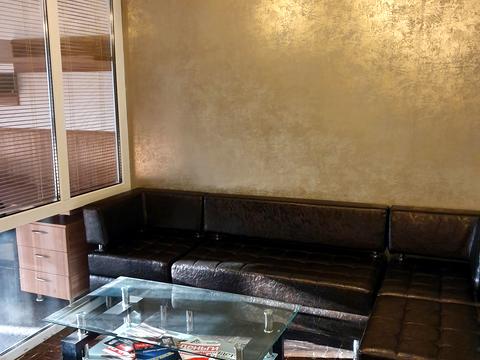 комерційна за адресою Межигірська вул., 25