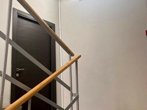 комерційна за адресою Незалежності України вул., 18