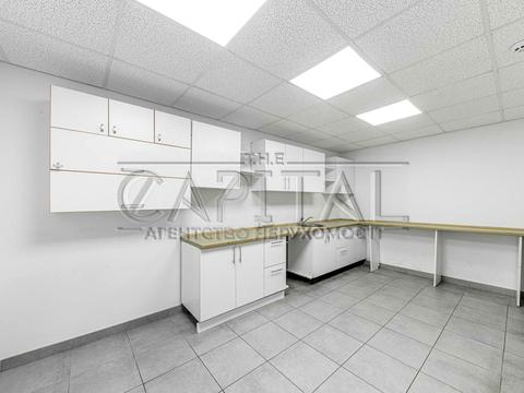 комерційна за адресою Антоновича вул. (Горького), 131