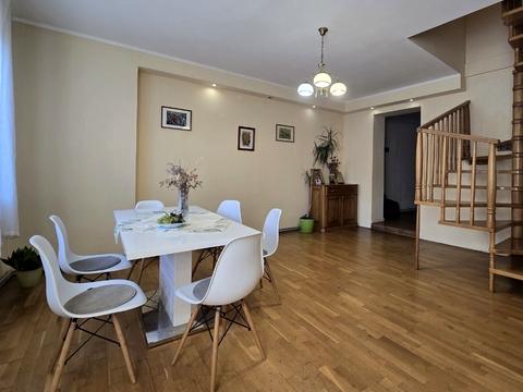 будинок за адресою Волонтерів вул. (Василя Верещагіна), 1