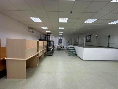комерційна за адресою Красилівська вул., 7