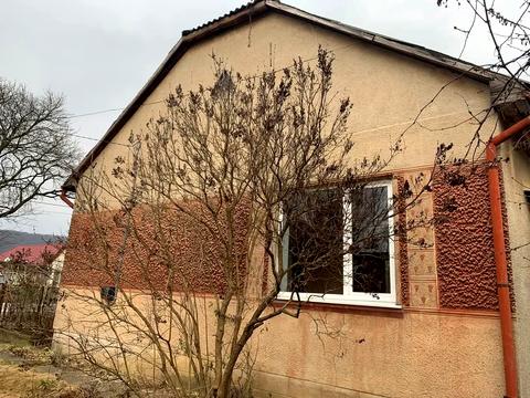 дом по адресу Центральна