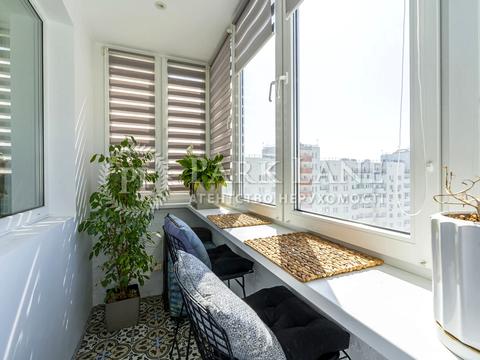 квартира за адресою Софії Русової вул., 5