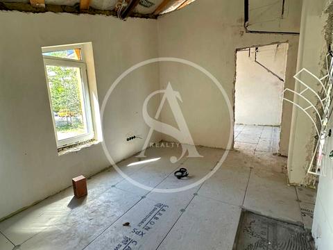 комерційна за адресою Стуса вул., 2