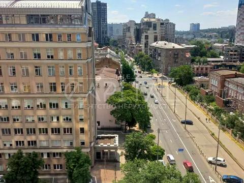 комерційна за адресою Жилянська вул., 118