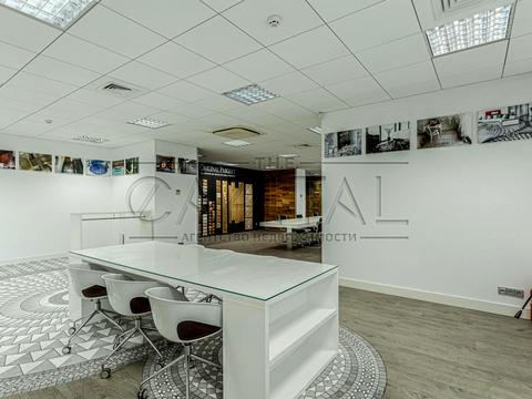 комерційна за адресою Саперно-Слобідська вул., 22