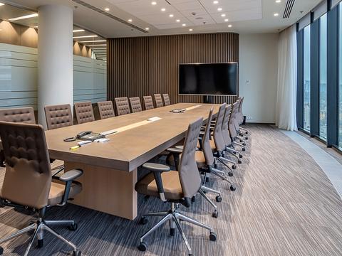 комерційна за адресою Болсуновська вул. (Сергія Струтинського), 13