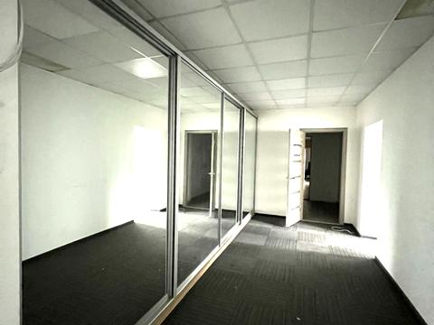 комерційна за адресою Дмитрівська вул., 18