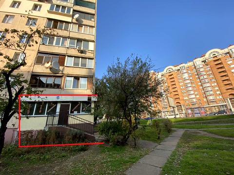 комерційна за адресою Володимира Івасюка просп. (Героїв Сталінграду), 9