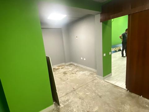 комерційна за адресою Шептицького вул., 100Б