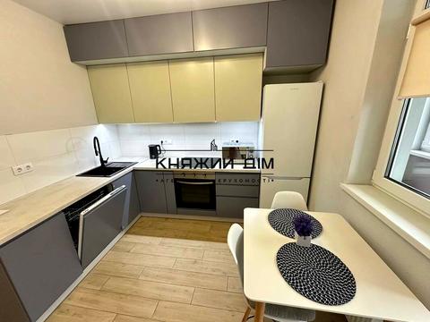 квартира по адресу Ревуцкого ул., 40-Б