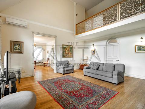 будинок за адресою Центральна, 3