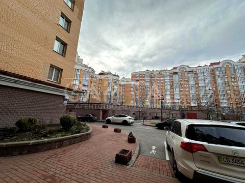 комерційна за адресою Володимира Івасюка просп. (Героїв Сталінграду), 4